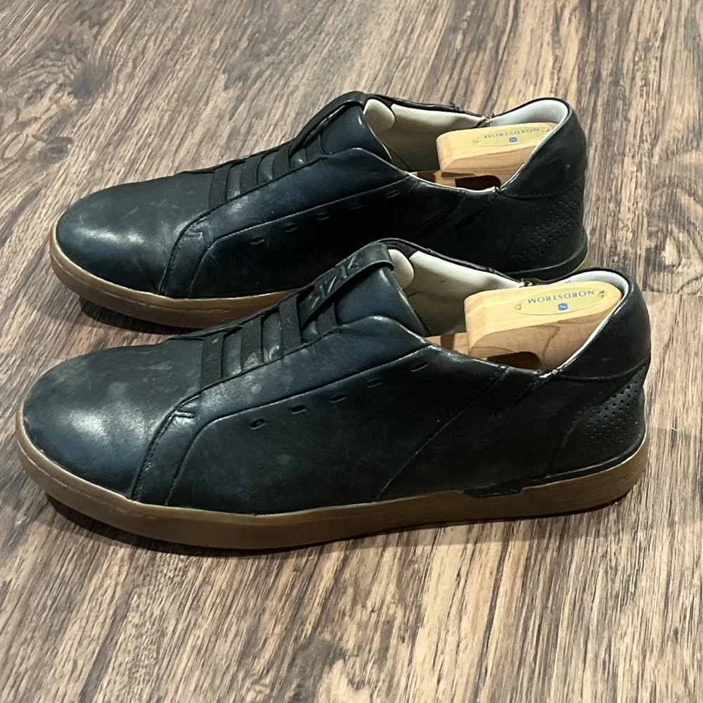 Kizik New York Hands Free Leather Sneaker EUC Men size 11.5 READ
